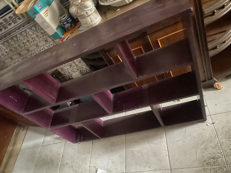 Uma estante 10€ 1,10-90-16 para guardare seus livros