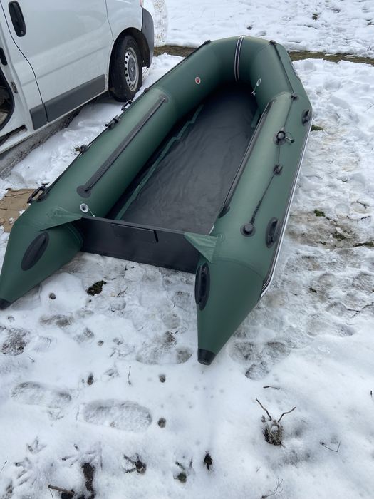 Човен bark 330 новий