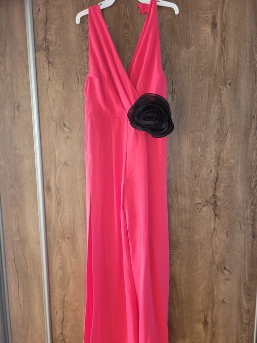 Piekny kombinezon damski w kolorze fuksji