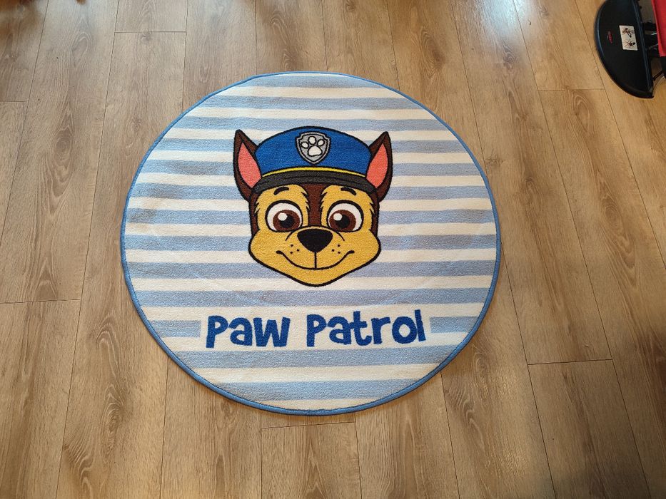 Nowy dywan dziecięcy antypoślizgowy Psi Patrol Chase 90cm