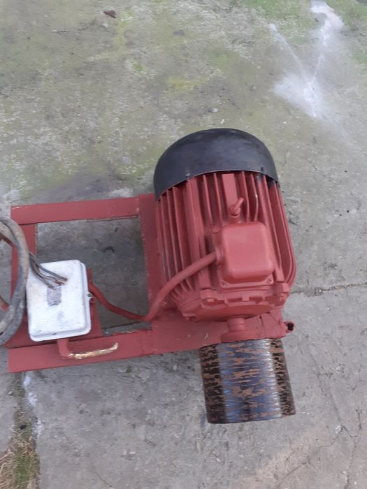 Witam mam do sprzedania silnik elektryczny 5,5 kW stan dobry Więcej in