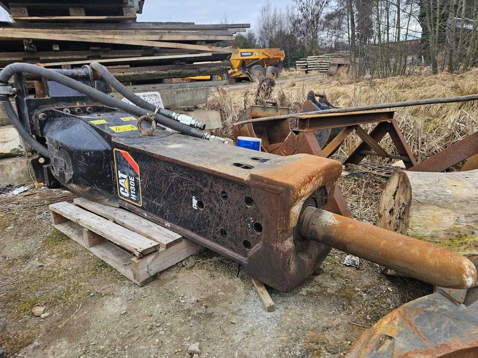 Młot hydrauliczny do koparki Caterpillar H130 ES CAT Kinshofer S2 B27