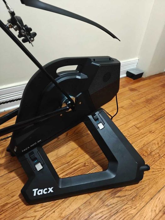 Trenażer Tacx Neo 3M Smart