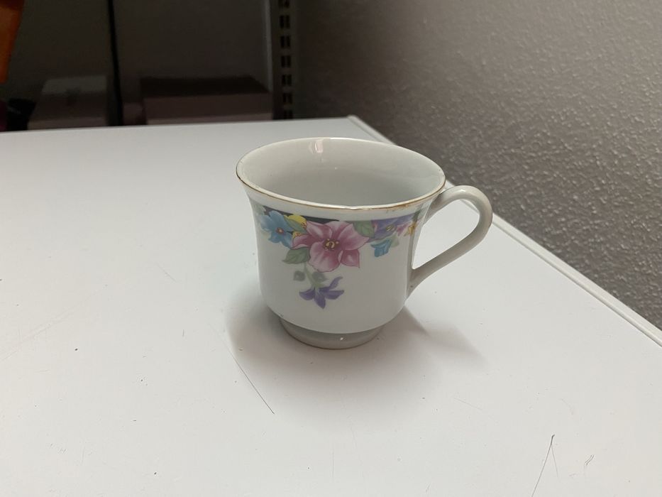 Conjunto completo e novo para 4 pessoas