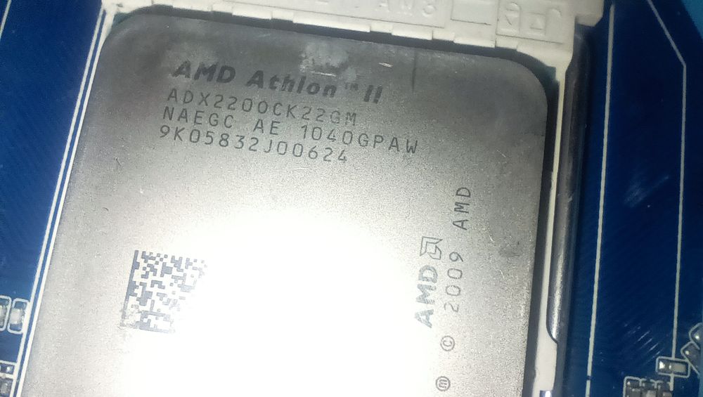 Робочий комплект плата Gigabyte AM3 + процесор Athlon X2 220 + 2GB ОЗУ