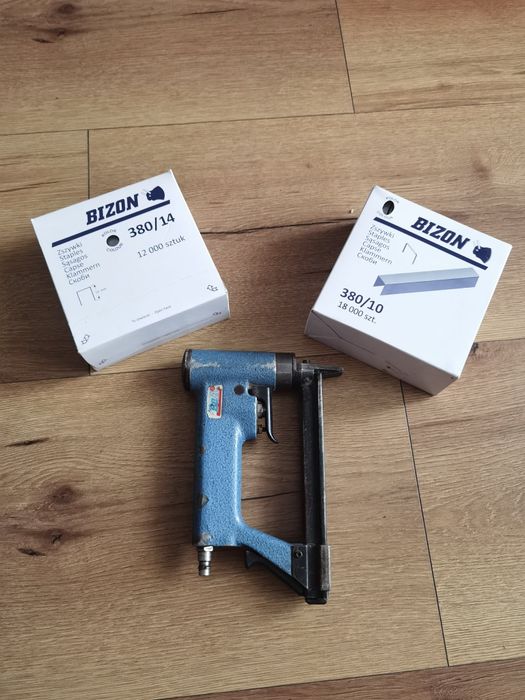 Pistolet tapicerski BeA