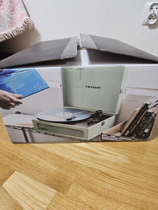 Gramofon marki Crosley Voyager