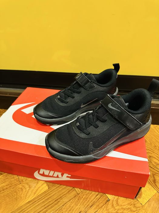 Кроссовки Nike Omni размер 33