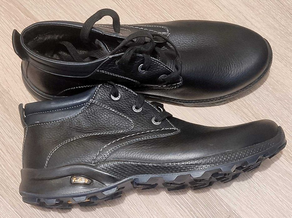 Buty zimowe, skórzane, nowy. Rozmiar 44-45.