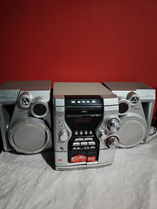 Aparelhos de CD's ,  de cassetes e de DVDs