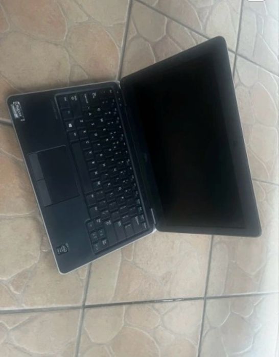 Używany sprawny laptop DELL LATITUDE E7280 działa z zasilaczem