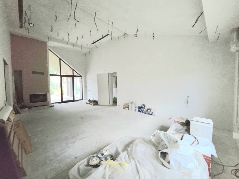 Автономний будинок 297 м2 басейн сон батареї у містечку с. Березівка