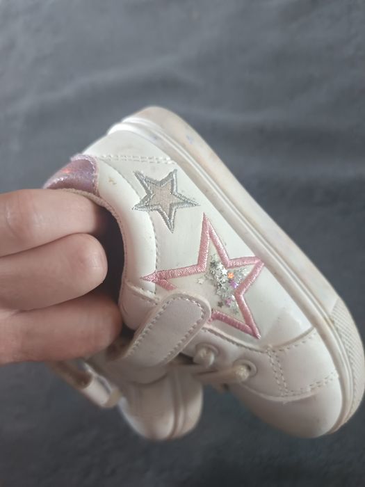 Buty dziewczęce 23