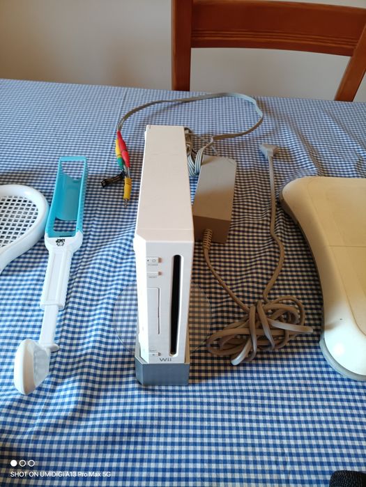 WII com acessórios e jogos