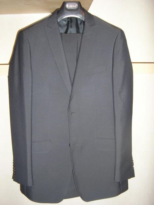 Klasyczny męski garnitur sprzedam