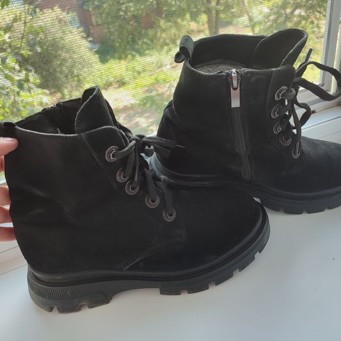 Ботинки замшеві жіночі