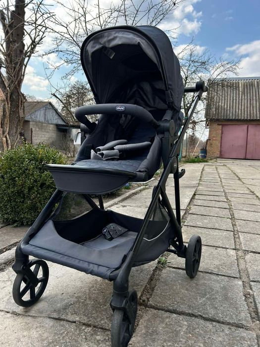 Продам дитячий візочок Chicco