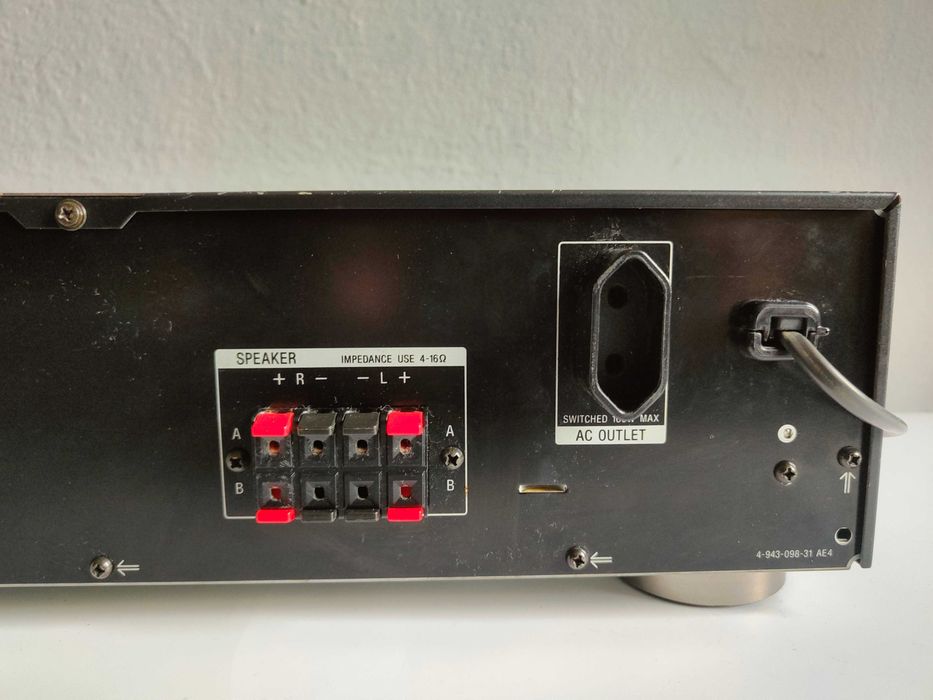 SONY STR-AV370 amplituner