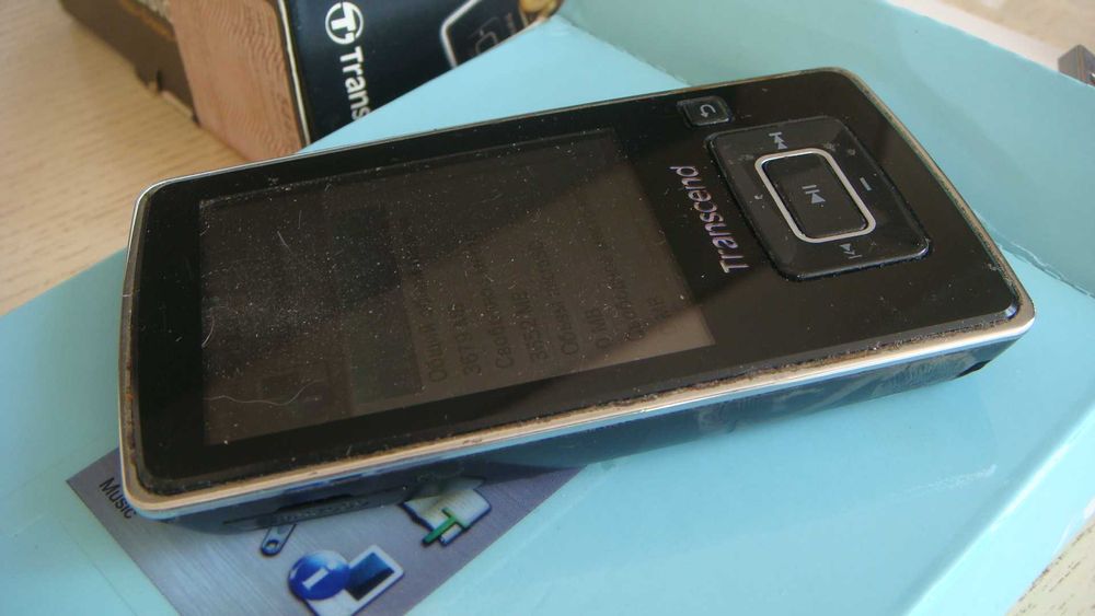 TRANSCEND MP870 Digital Music MP3 MP4 Player FM Radio 4GB плеер
