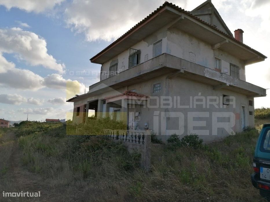Oportunidade -Terreno com excelente exposição solar em Casal do Mal...