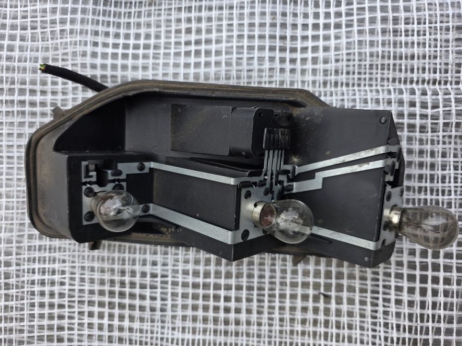 Peugeot 407 SW kombi lewy tył wkład tylnej lampy oprawa wtyczka wysyłk