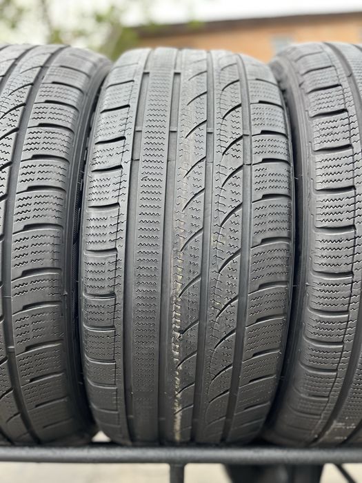 245 45 R19 102V зима Minerva Ice Plus