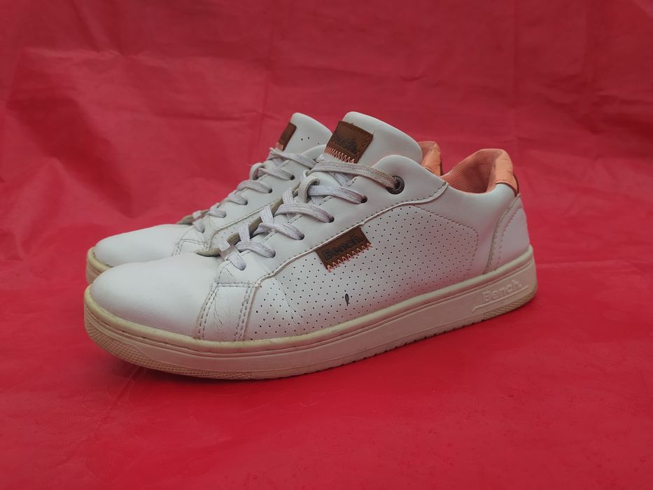 Bench. Оригинальние кожа ,42.5-розм.