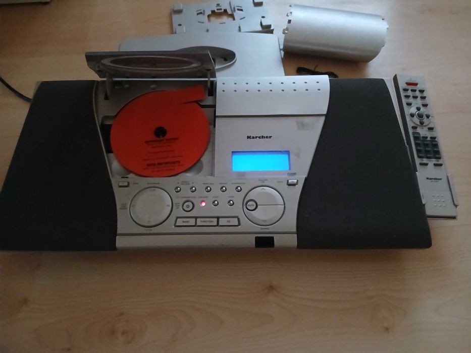 Sprzedam-odtwarzacz CD i kaset magnetofonowych plus radio(3w1).