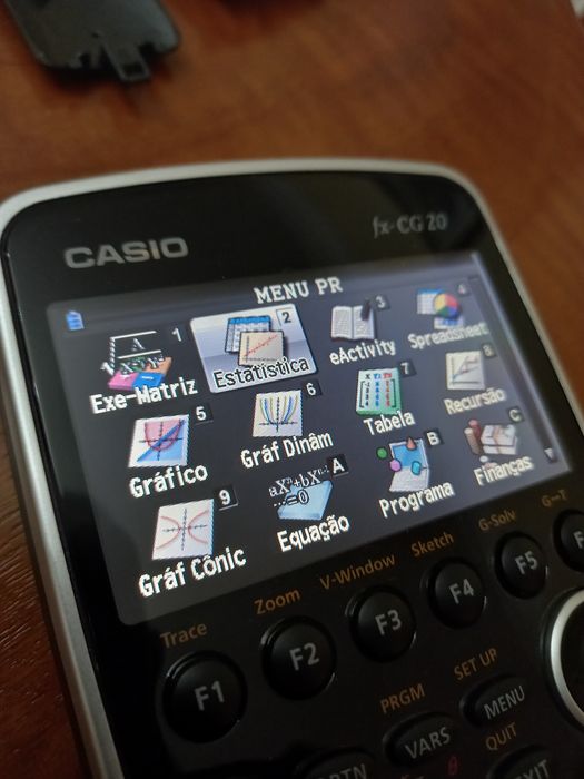 Calculadora fx-CG20 em muito bom estado com 2 cabos por estrear