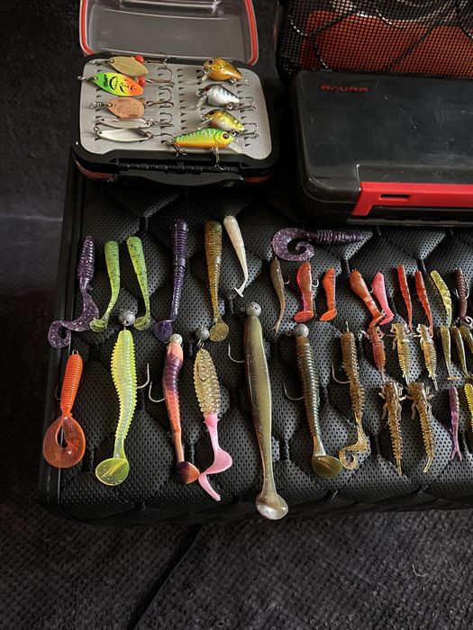 Приманки : воблера, блешні, силікон