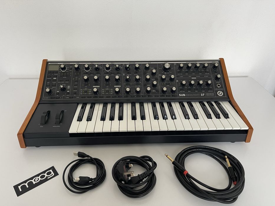 Moog Subsequent 37