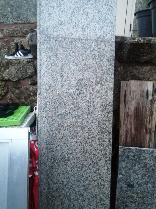 Pedra de Granito 2500 X 60 cm