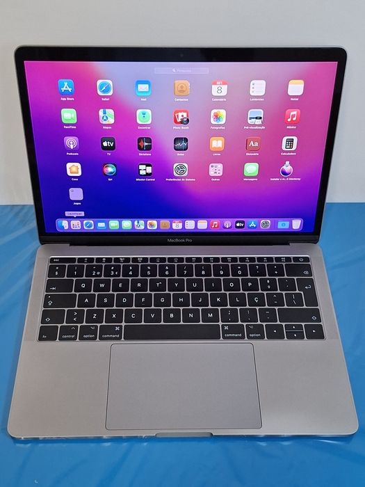MacBook Pro Ecrã Retina 13,3" | Intel Core i5 | 8 Gigas Memória RAM | Disco SSD PCIe | Gráfica Iris Plus 1536 MB | Mac OSMonterey | Rigorosamente NOVO