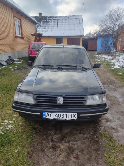 Peugeot 309 SR .