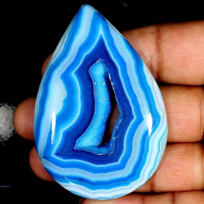 agat kamień ozdobny – kaboszon na wisiorek