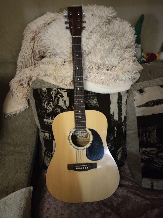 Продам гитару акустика