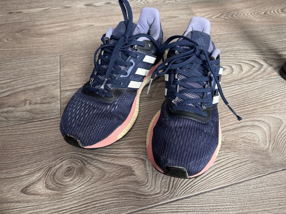 Кросівки adidas , в хорошому стані, розмір 37,5 -38