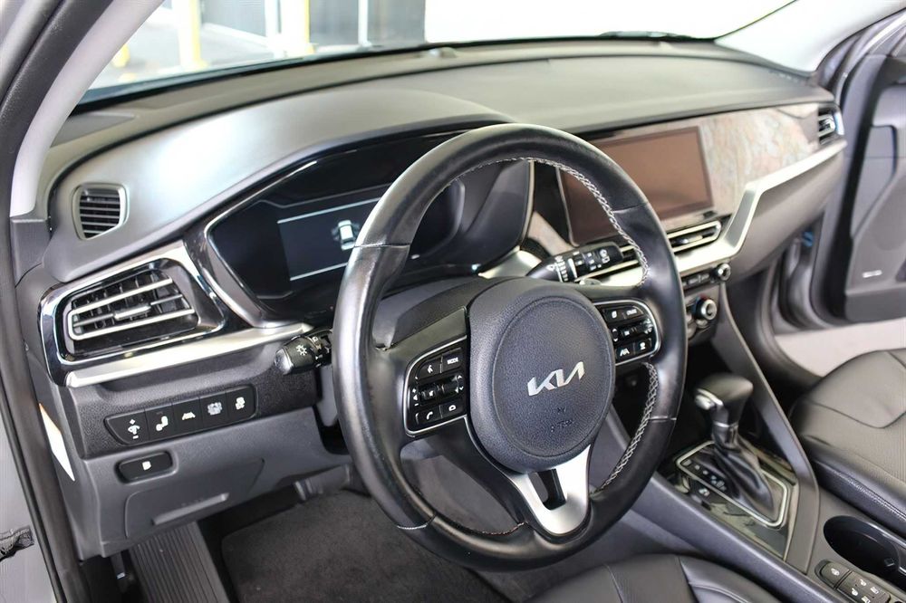 Kia Niro EX Premium      2022