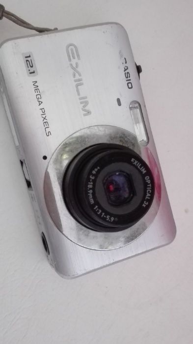 CASIO pół sprawny aparat cyfrowy fotograficzny bateria do naprawy