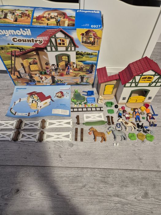 Playmobil stadnina koni