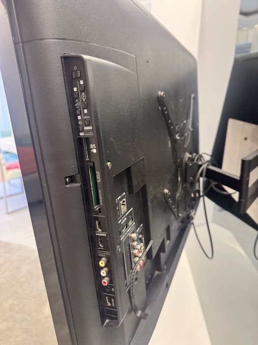 Televisão Toshiba Regza – excelente imagem – a funcionar perfeitamente