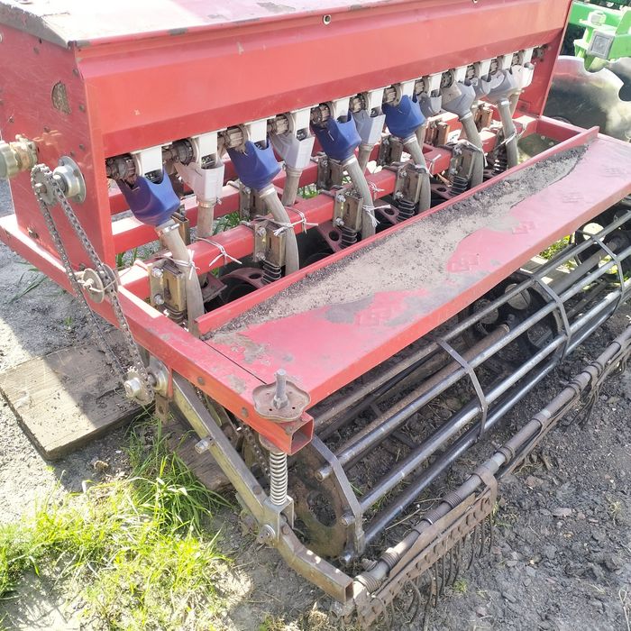 Продам сівалку на 12 рядів.