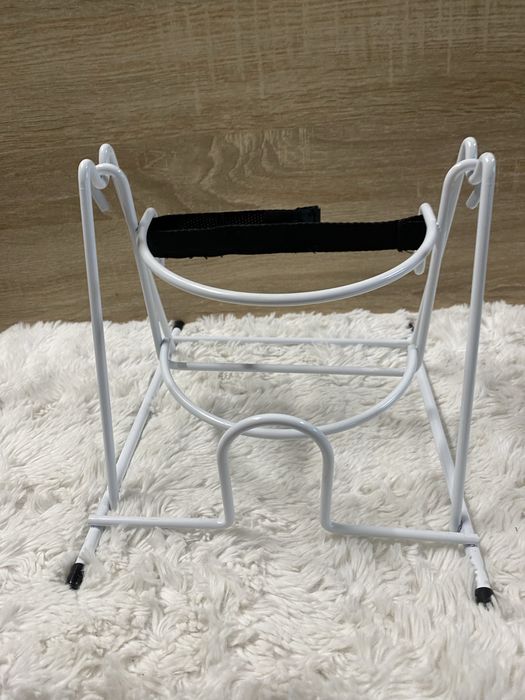 Uchwyty ułatwiajacy nalewanie wody z czajnika