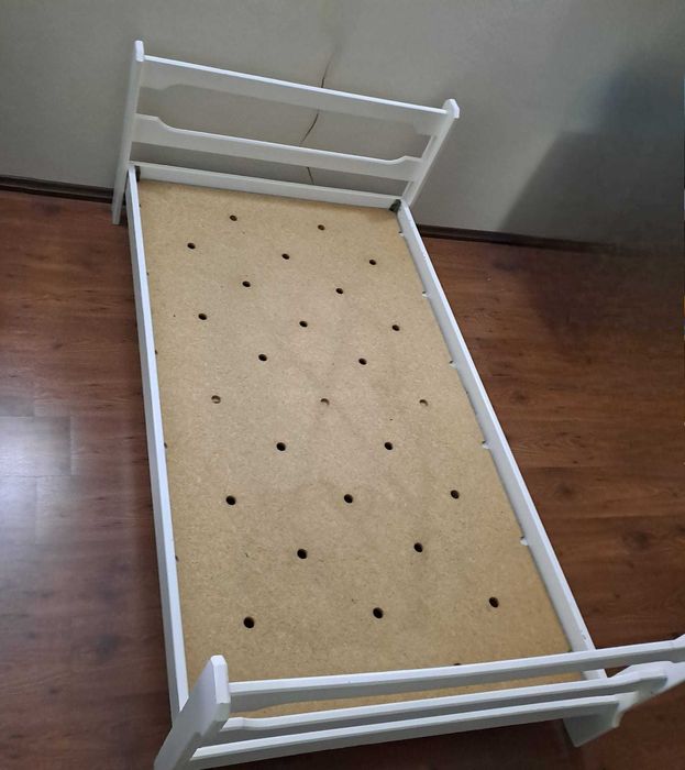 Cama solteiro em pinho