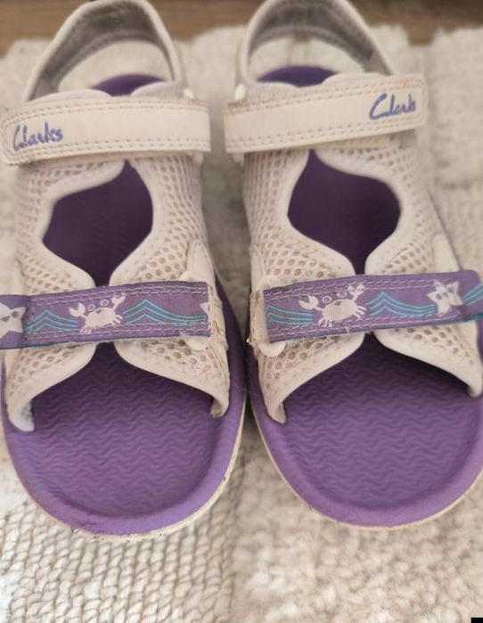 Босоніжки для дівчинки! Clarks сандалі