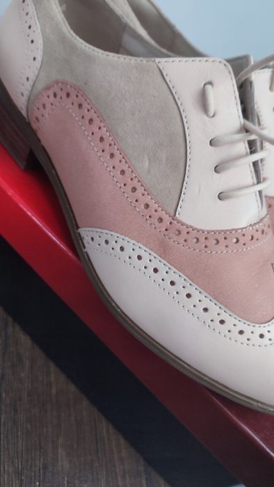 Шкіряні туфлі жіночі Clarks