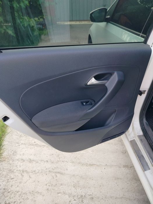 Фольксваген поло.