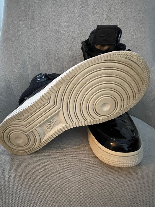 Nike Air Force 1 SE Premium czarne skora 39