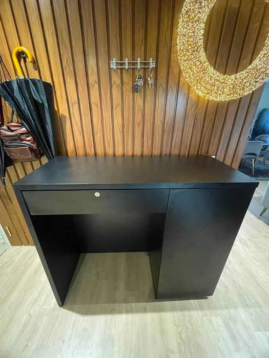 Vendo Balcão de Receção em Excelente Estado