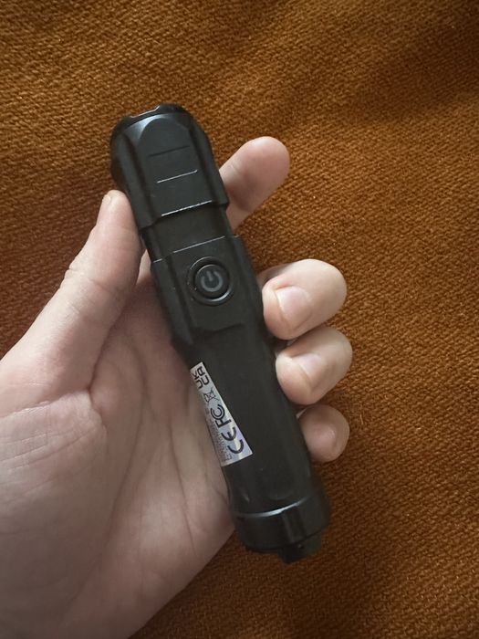 Тактический фонарик , тактичний фонарь